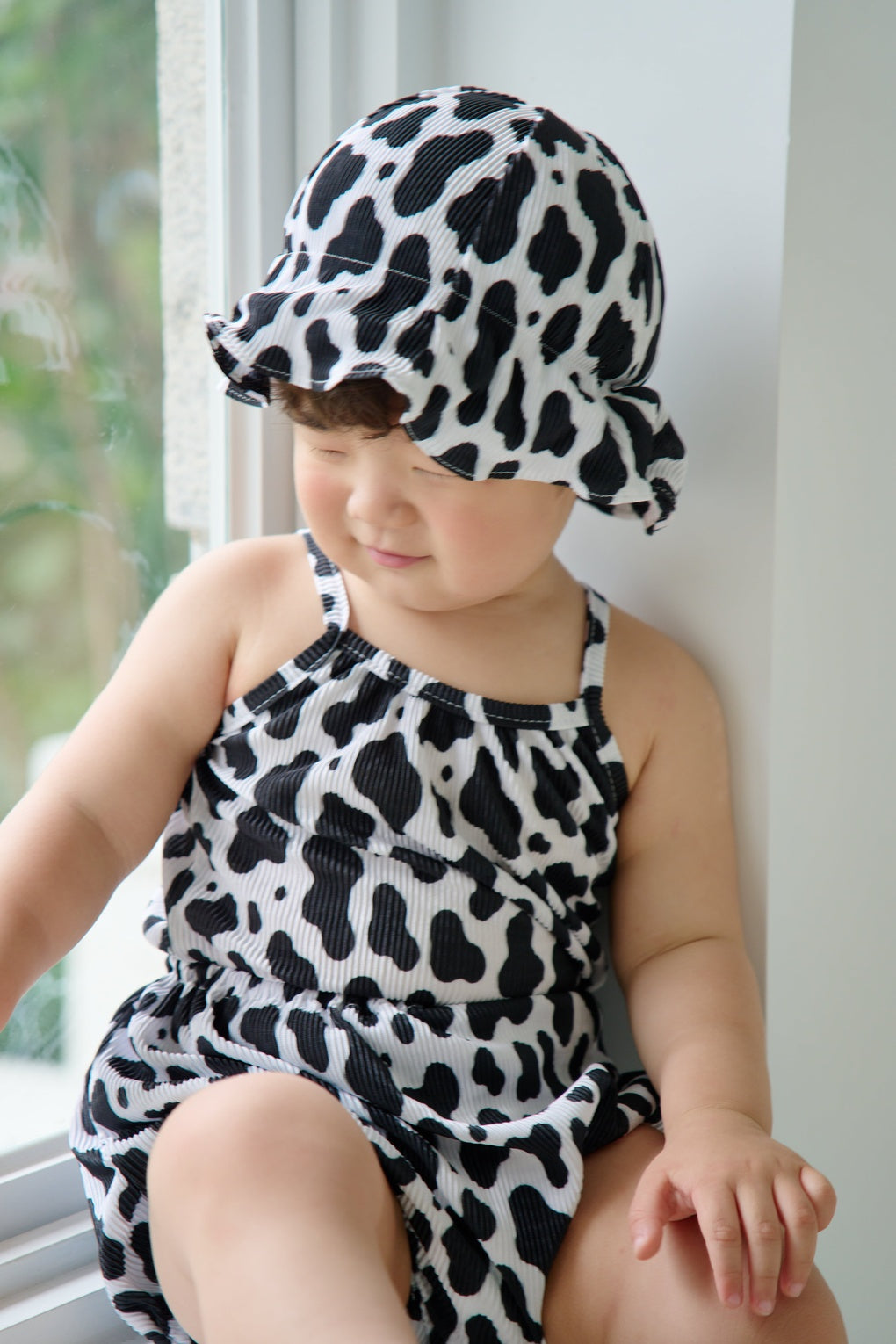 [Shipping sequentially starting 6/26][Pre-order] Milk Cow Bloomer Pleated Two-Piece Set