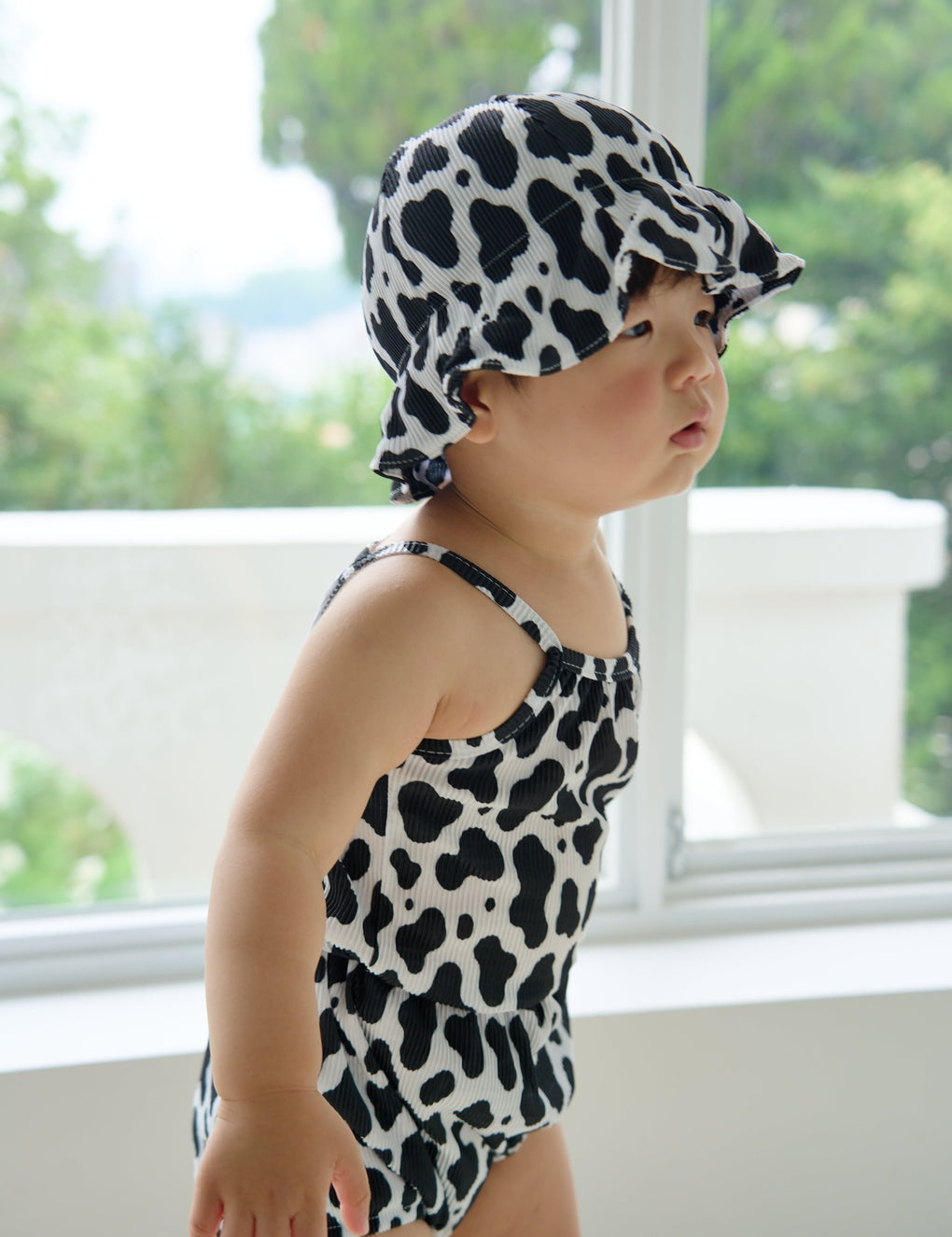[Shipping sequentially starting 6/26][Pre-order] Milk Cow Bloomer Pleated Two-Piece Set