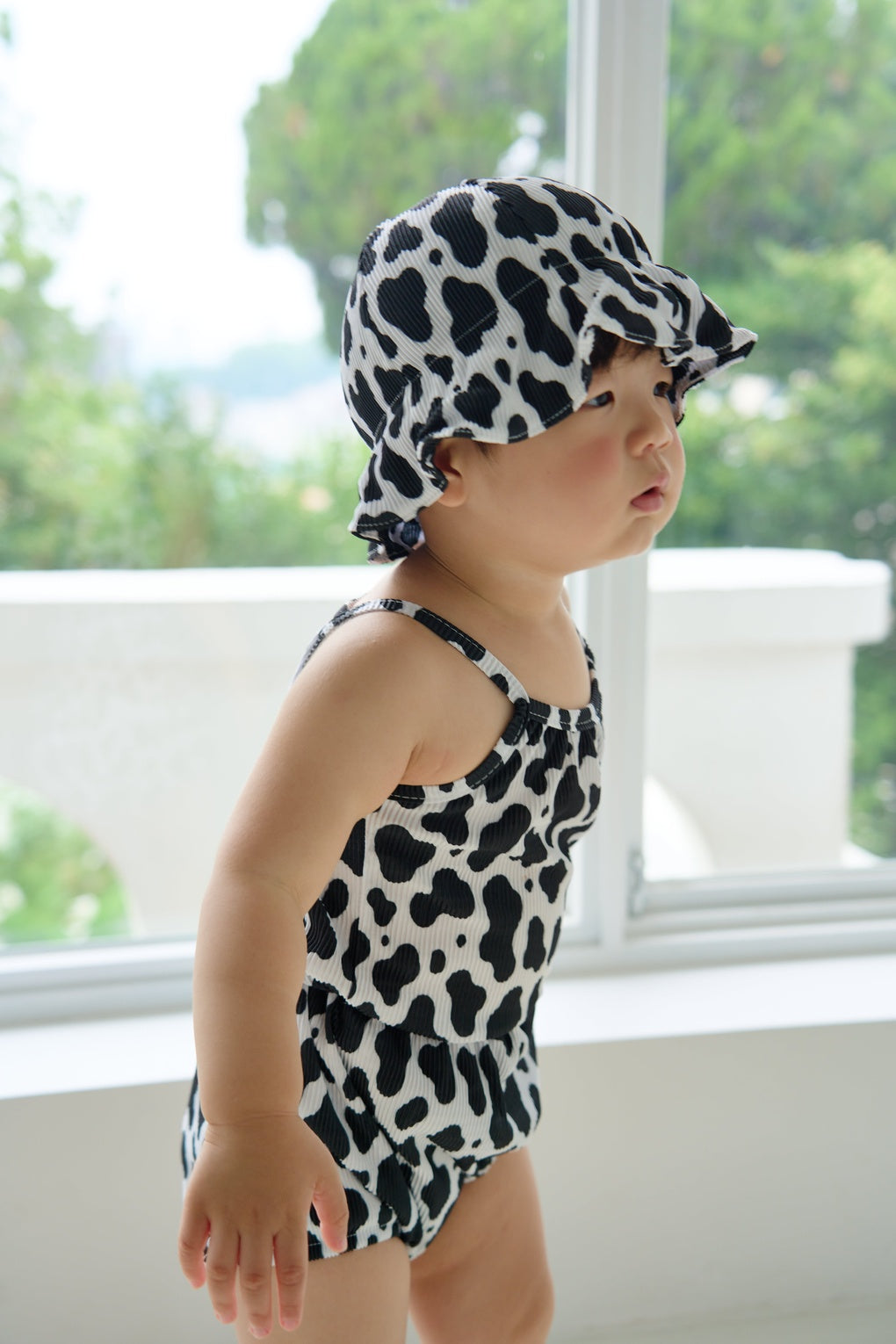 [Shipping sequentially starting 6/26][Pre-order] Milk Cow Bloomer Pleated Two-Piece Set