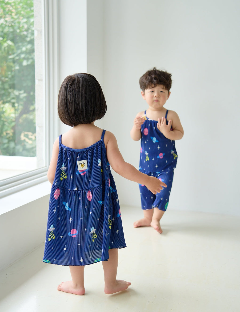 [6/26~Sequential Shipping][Pre-order] Space Sleeveless Pleated Dress