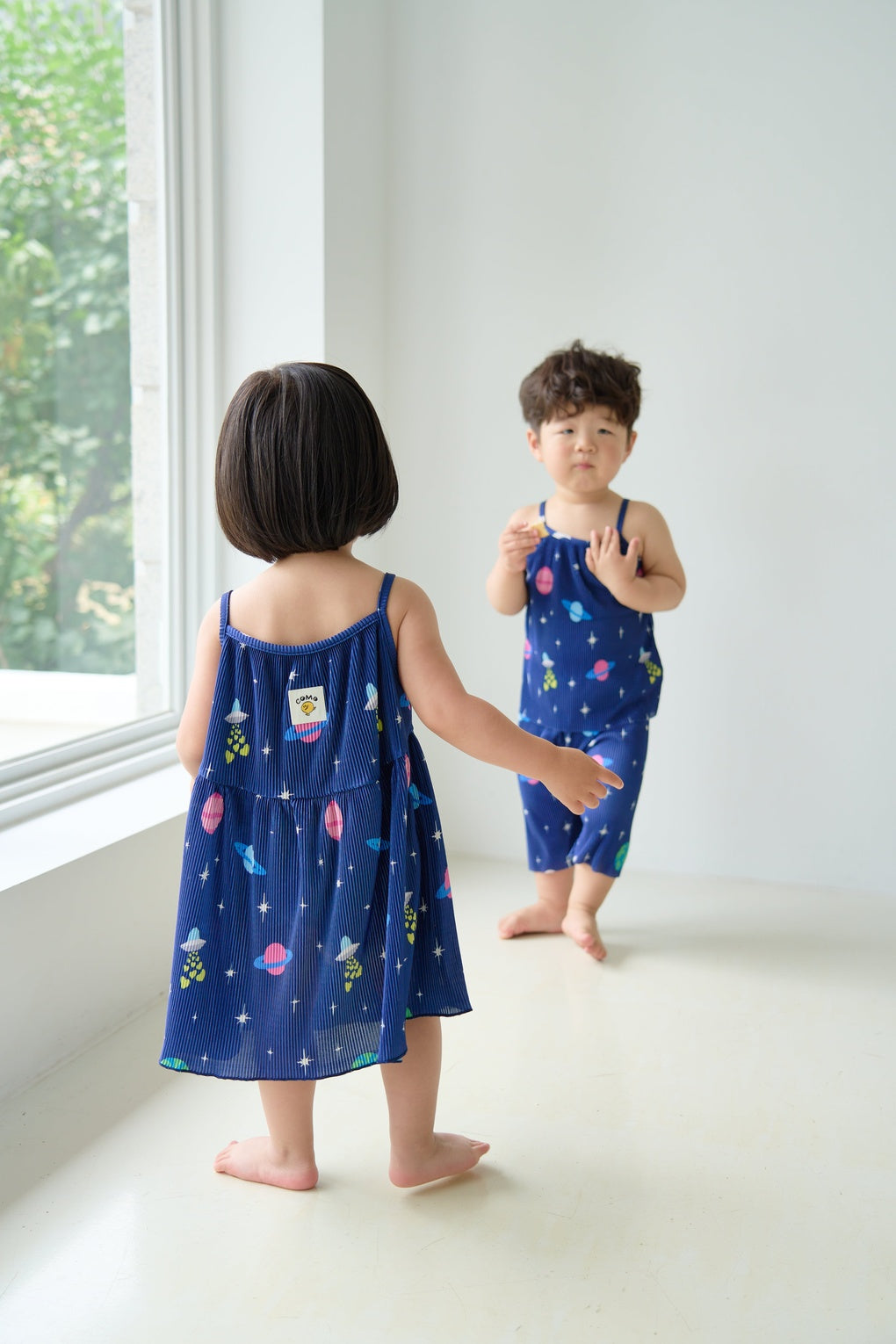 [6/26~Sequential Shipping][Pre-order] Space Sleeveless Pleated Dress