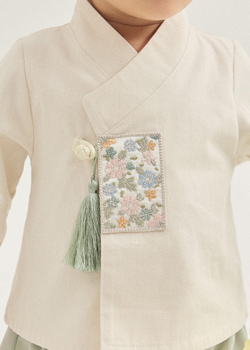 Seo-woo Hanbok