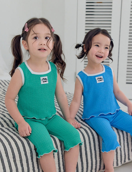Embossed Sleeveless T-shirt_3 COLORS