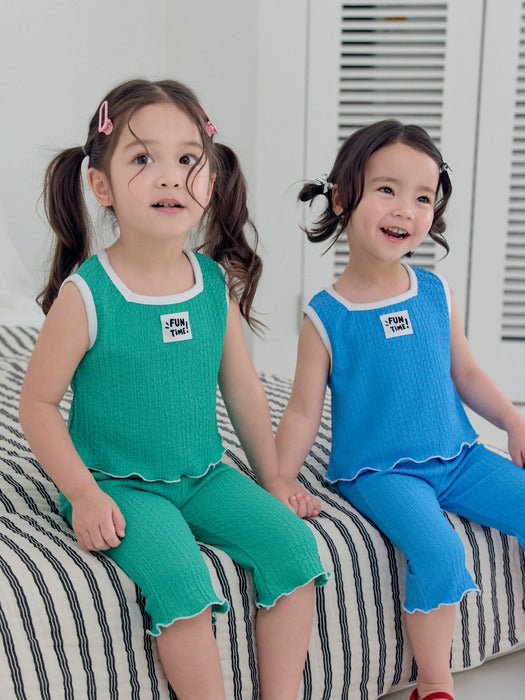 Embossed Sleeveless T-shirt_3 COLORS