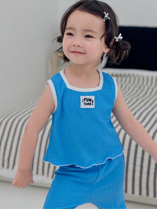 Embossed Sleeveless T-shirt_3 COLORS