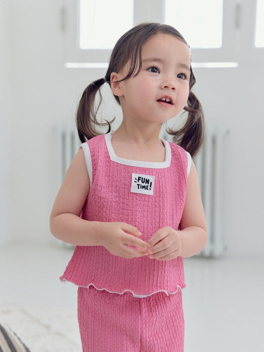 Embossed Sleeveless T-shirt_3 COLORS