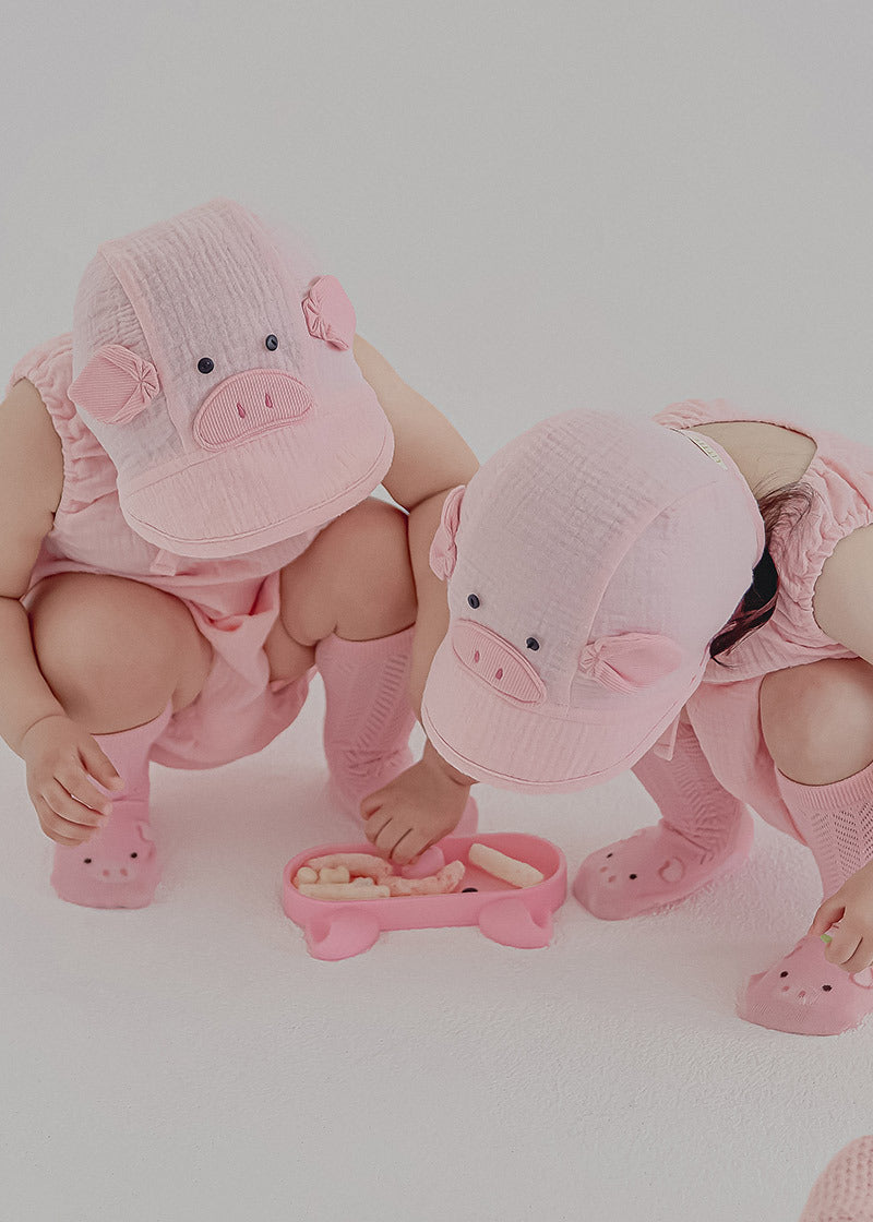 Melting Pig Bucket Hat