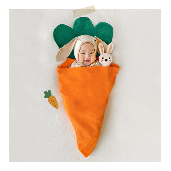 Cute carrot blanket + rabbit doll set