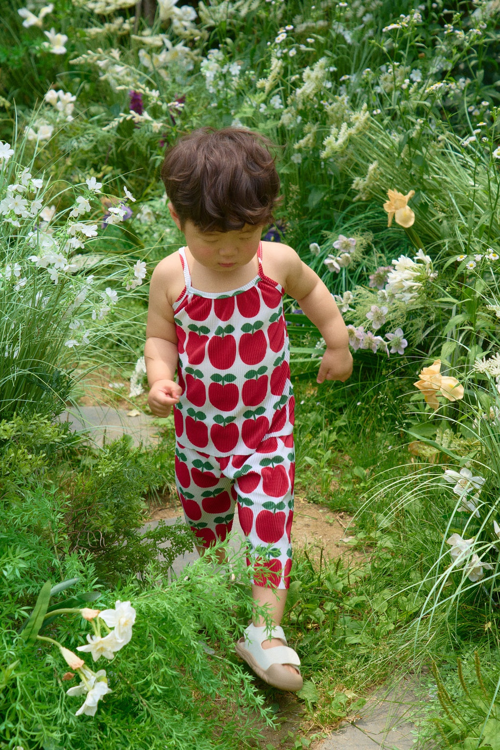 [June 26 ~ Sequential Shipping][Pre-order] Apple Sleeveless Long Pants Pleated Top & Bottom Set