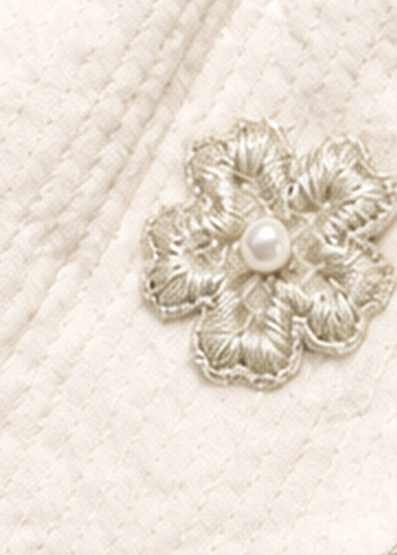 Pearl flower pouch