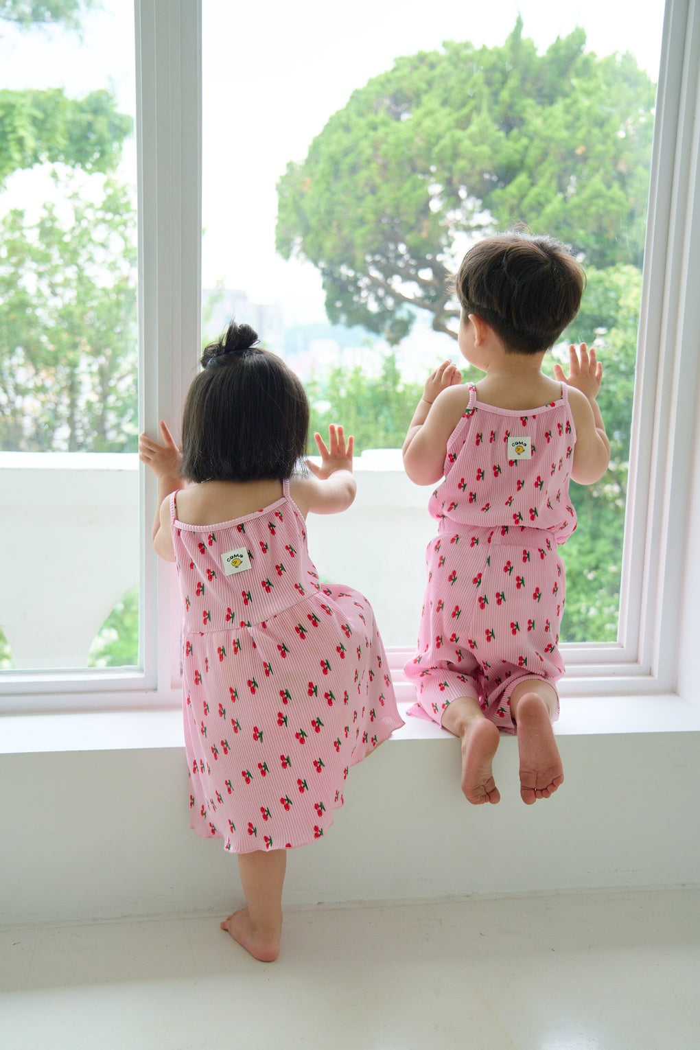 [June 26 ~ Sequential Shipping][Pre-order] Cherry Sleeveless Long Pants Pleated Top & Bottom Set