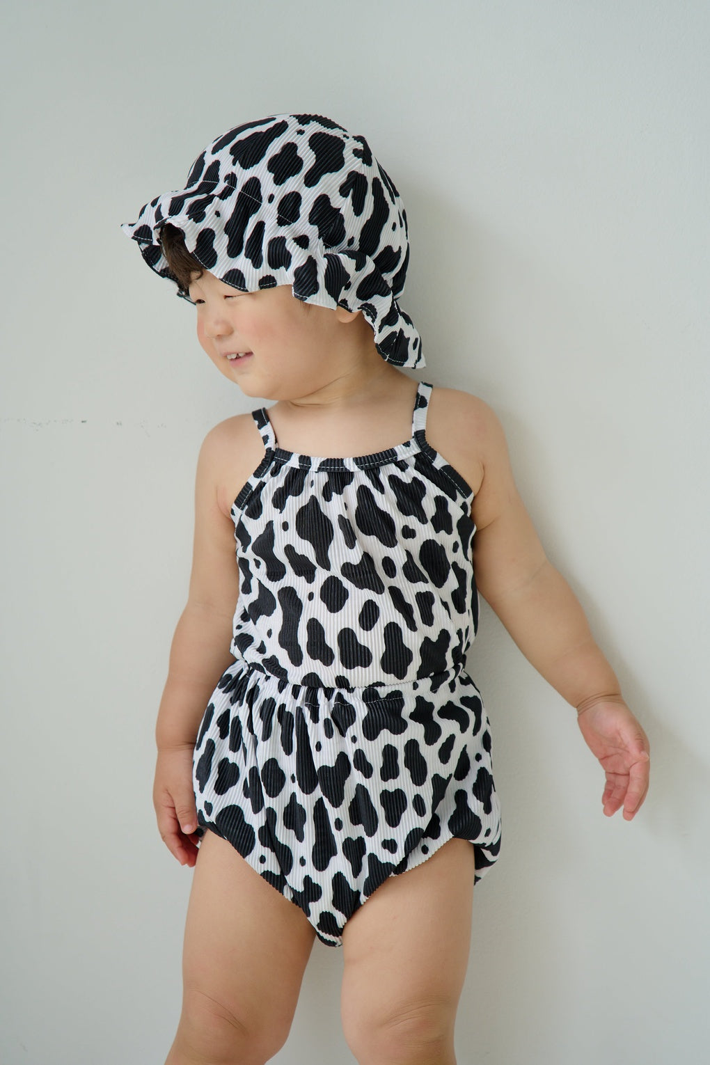 [Shipping sequentially starting 6/26][Pre-order] Milk Cow Bloomer Pleated Two-Piece Set