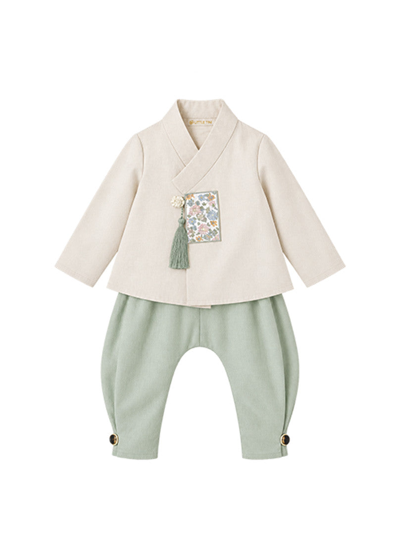 Seo-woo Hanbok