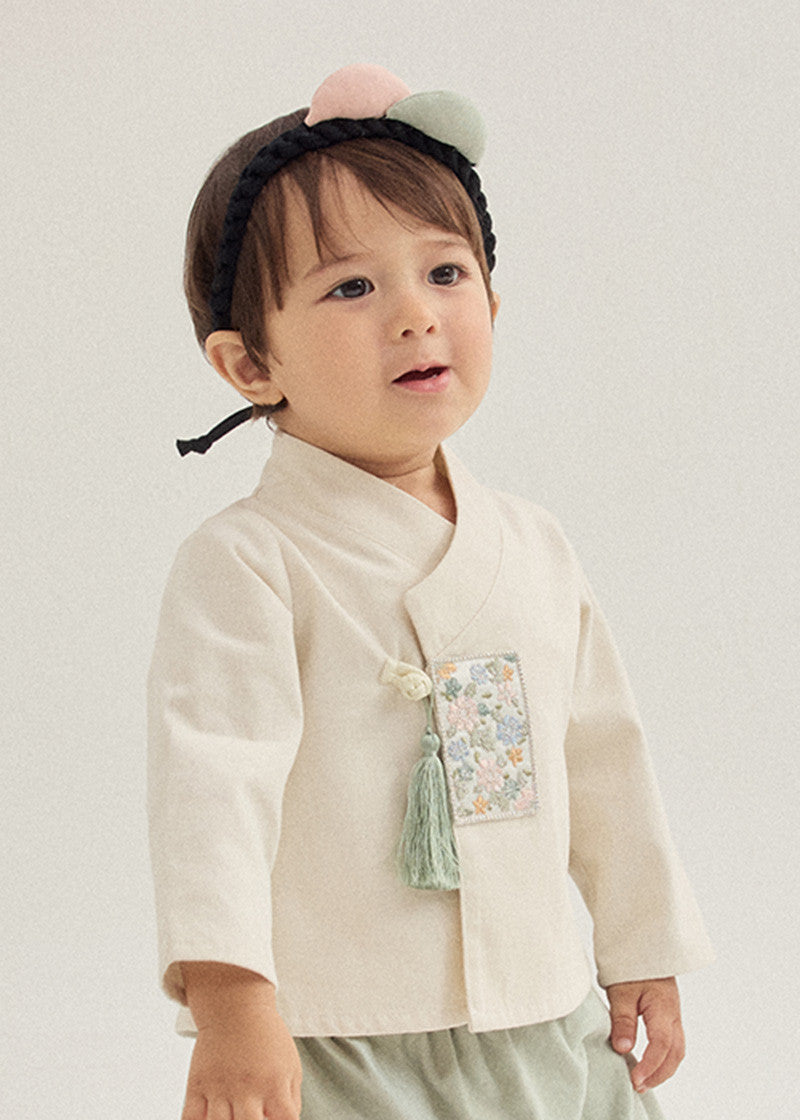Seo-woo Hanbok