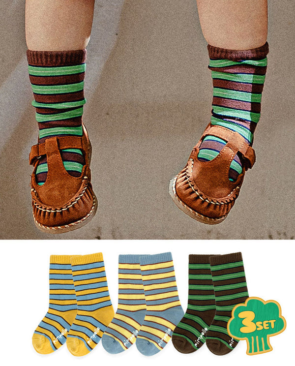 A set of 3 types of joyful socks