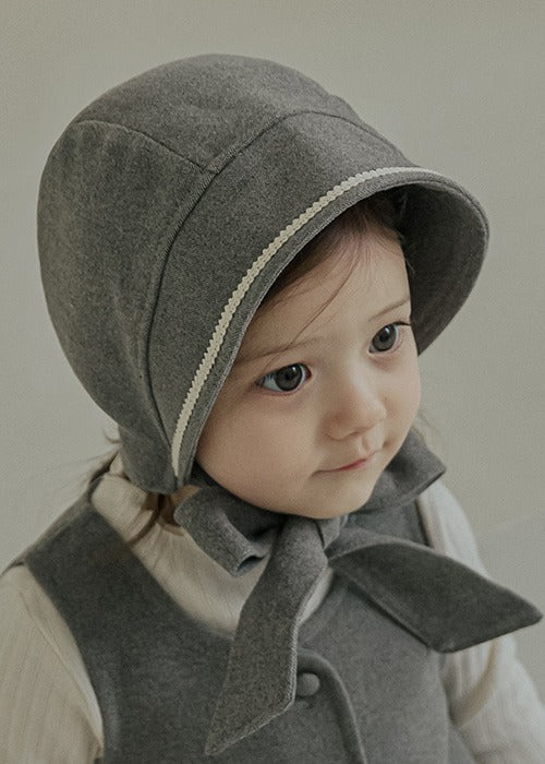 Lienne hat