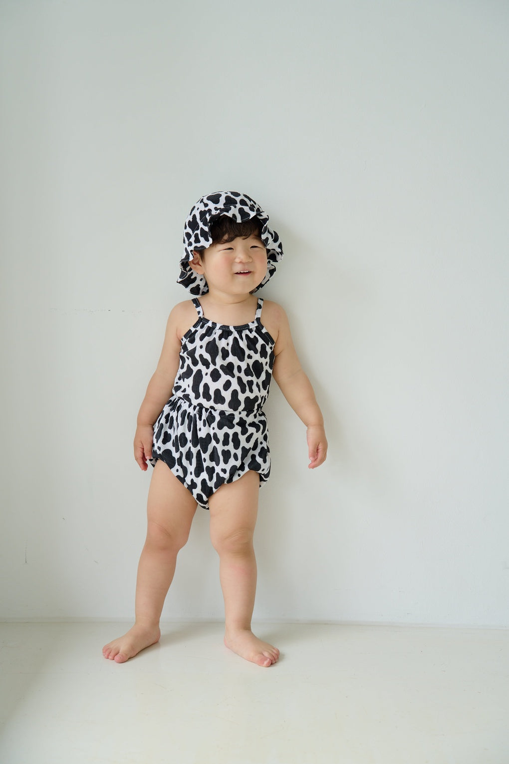 [Shipping sequentially starting 6/26][Pre-order] Milk Cow Bloomer Pleated Two-Piece Set