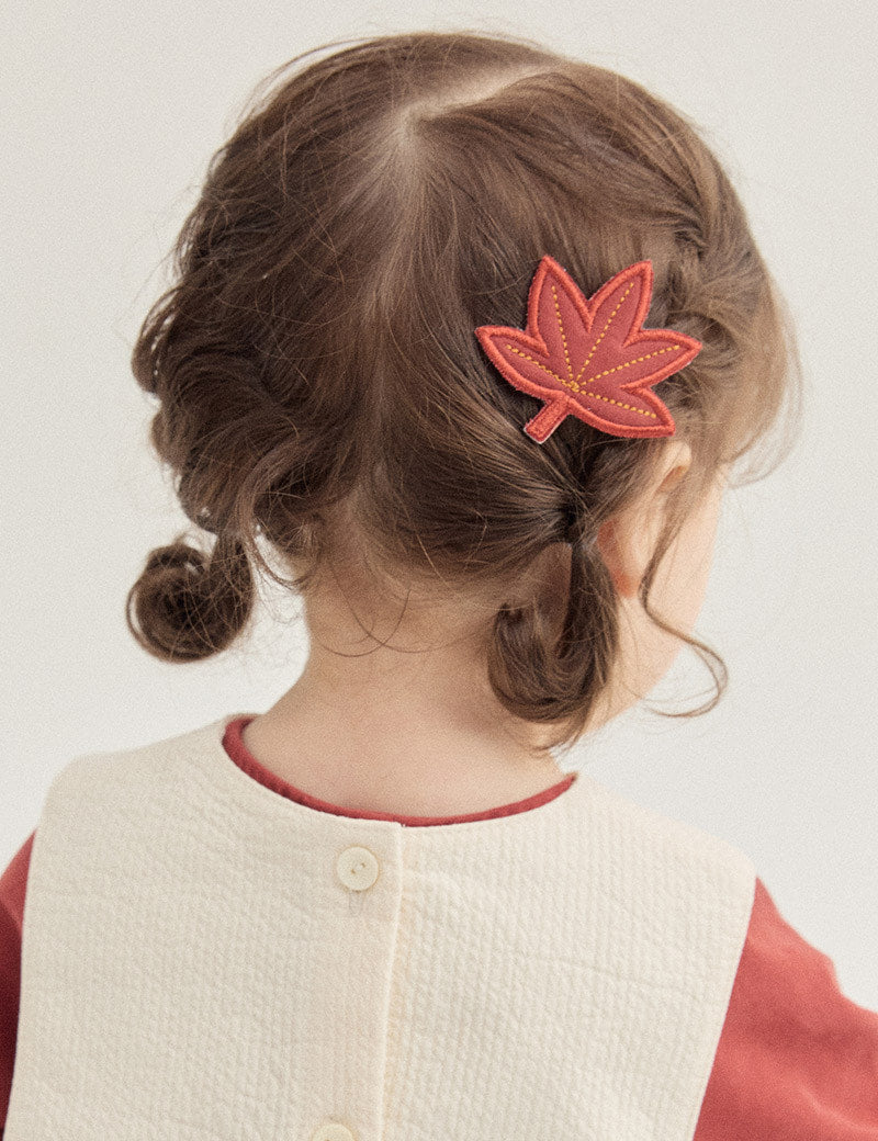 Maple leaf hairpin set