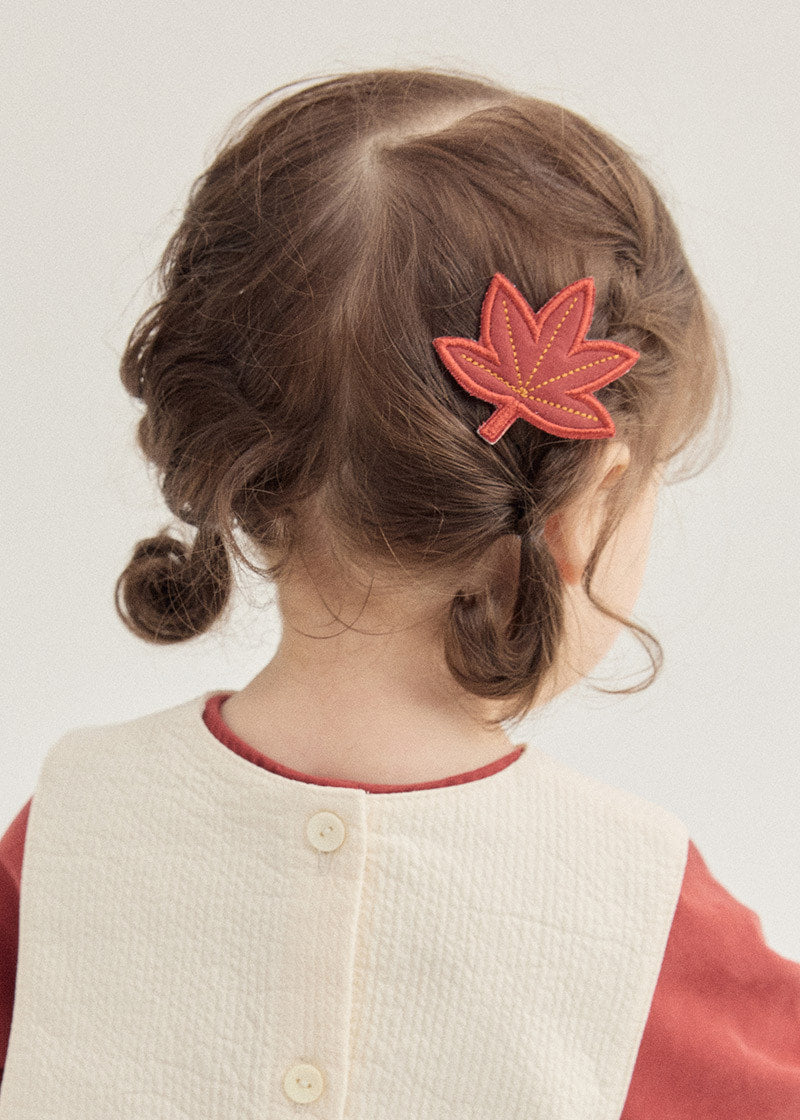 Maple leaf hairpin set