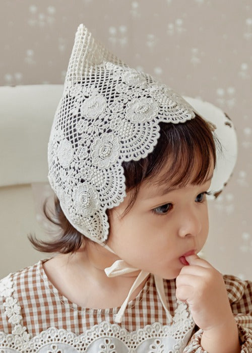 Kina lace bonnet hat