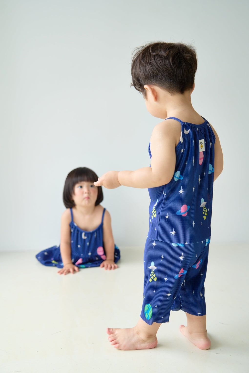 [June 26 ~ Sequential Shipping][Pre-order] Space Sleeveless Long Pants Pleated Top & Bottom Set