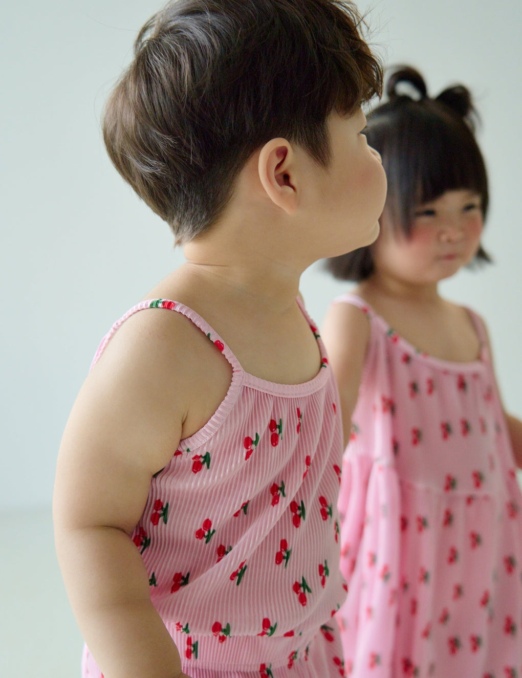 [June 26 ~ Sequential Shipping][Pre-order] Cherry Sleeveless Long Pants Pleated Top & Bottom Set