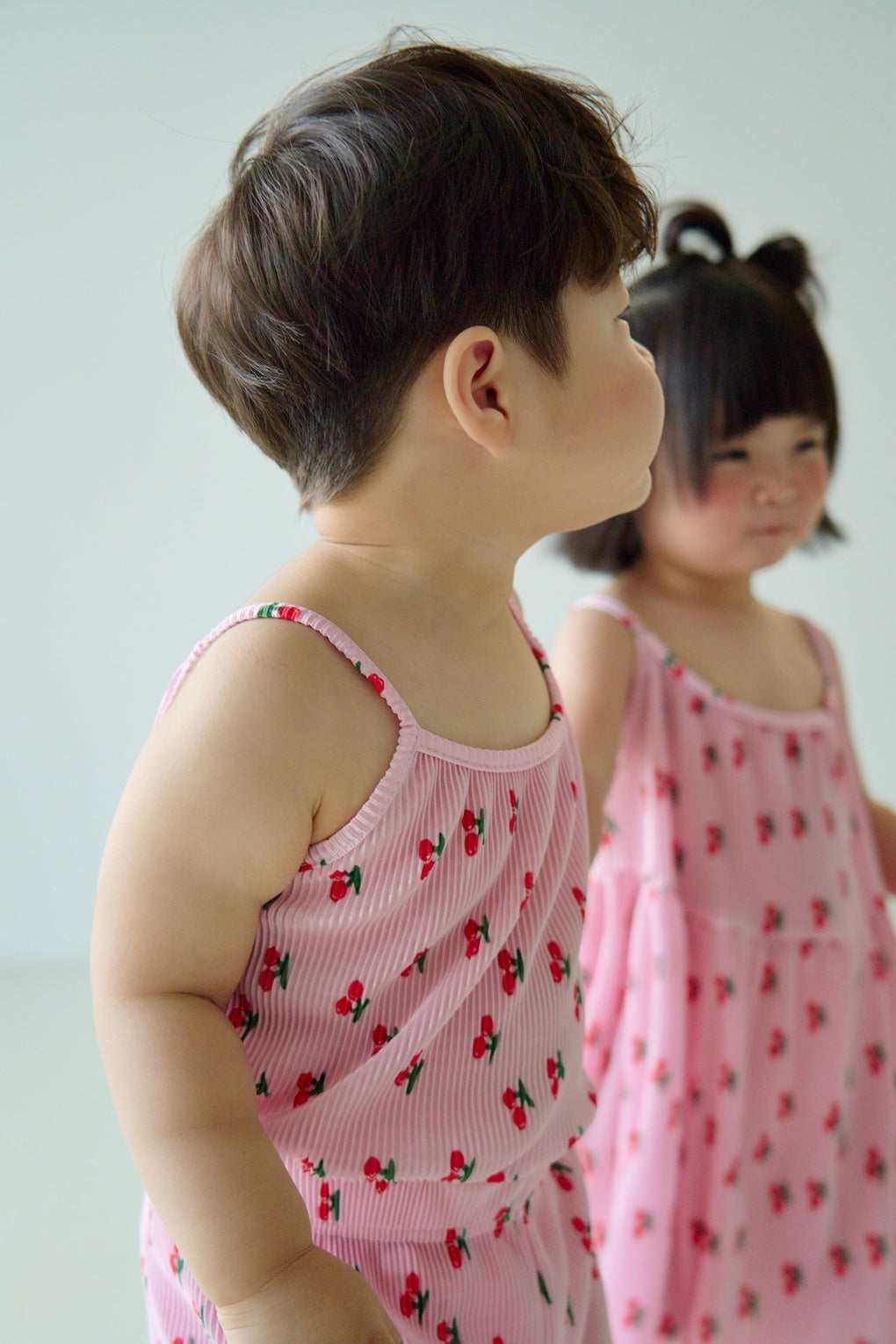 [June 26 ~ Sequential Shipping][Pre-order] Cherry Sleeveless Long Pants Pleated Top & Bottom Set