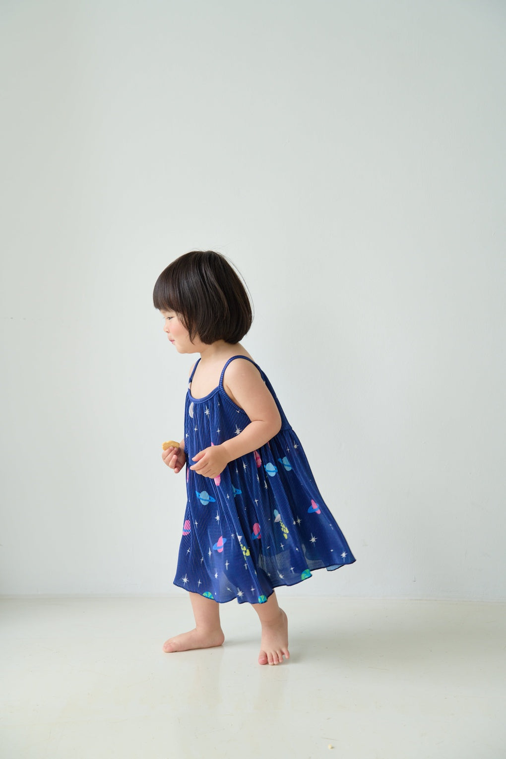 [6/26~Sequential Shipping][Pre-order] Space Sleeveless Pleated Dress