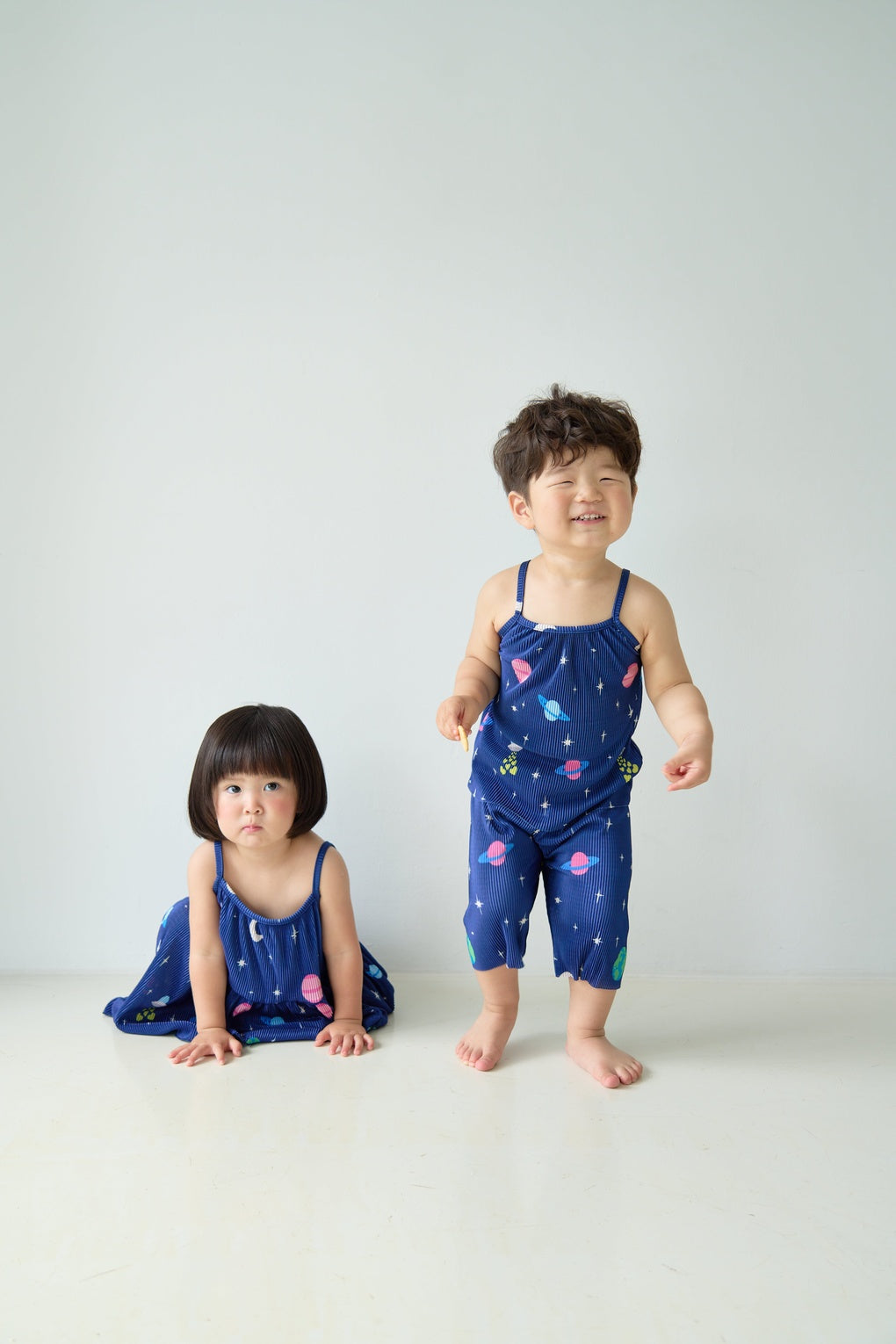 [6/26~Sequential Shipping][Pre-order] Space Sleeveless Pleated Dress