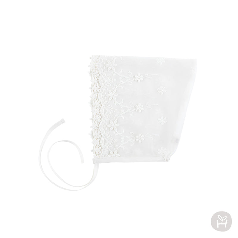 Glenn lace baby bonnet