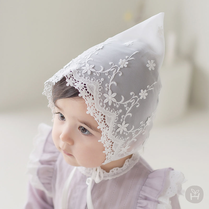 Glenn lace baby bonnet