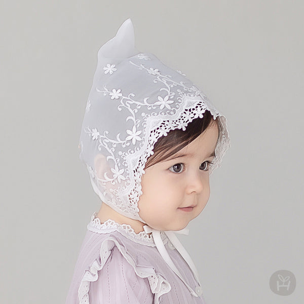 Glenn lace baby bonnet